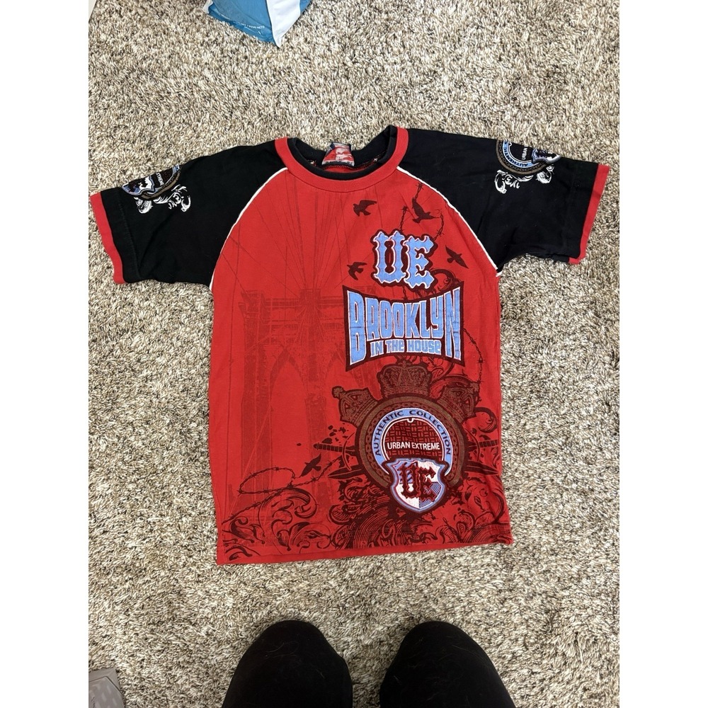 Urban Extreme Henley Shirt Youth Medium Red Old English Script Gothic Punk Y2K